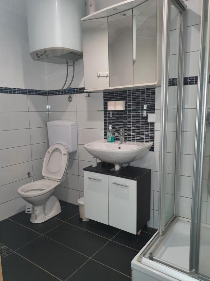 Hostel "Arco" Brcko Bagian luar foto