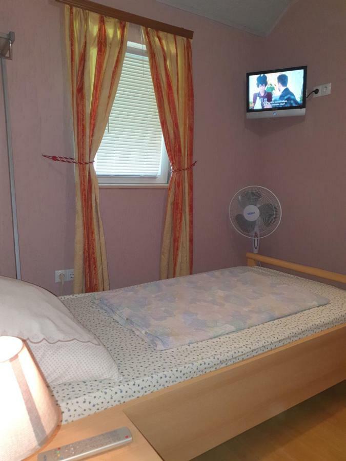 Hostel "Arco" Brcko Bagian luar foto