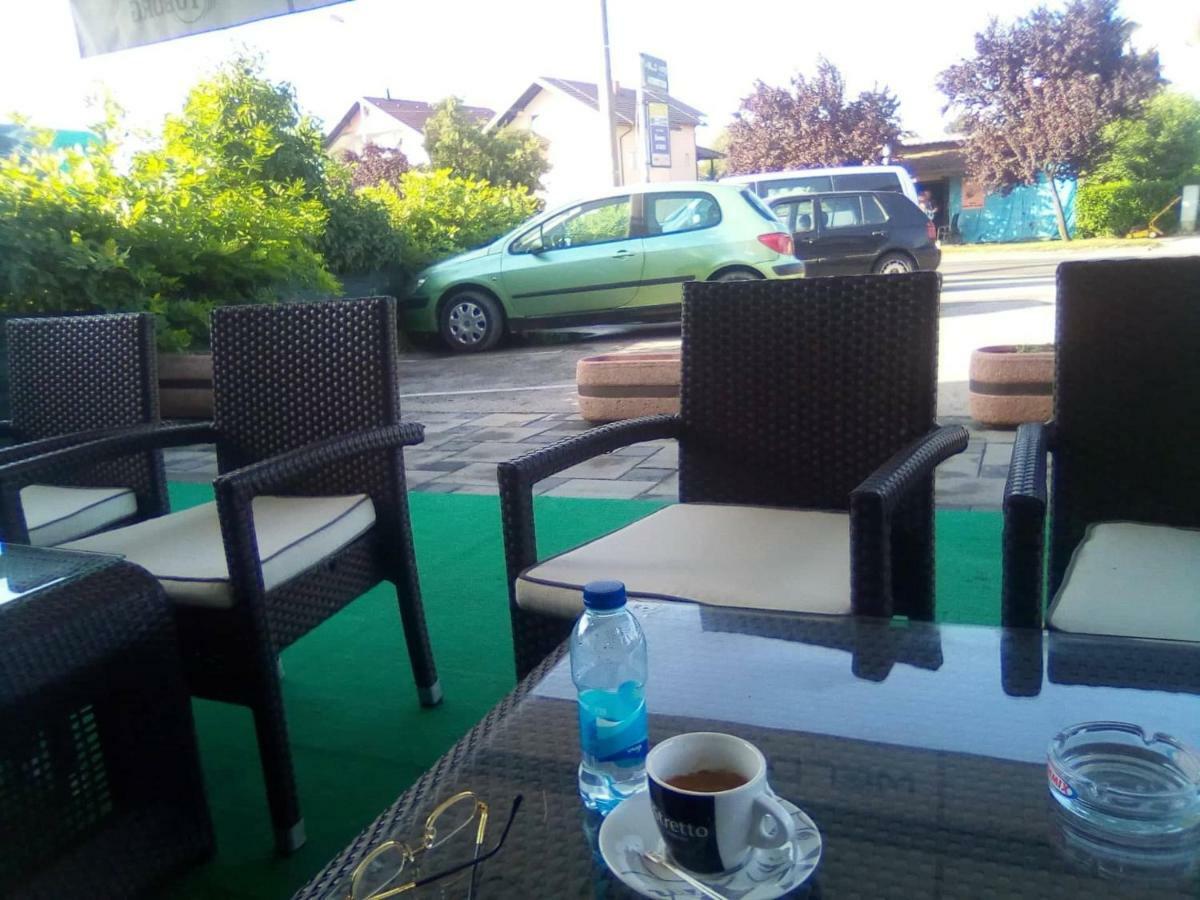 Hostel "Arco" Brcko Bagian luar foto